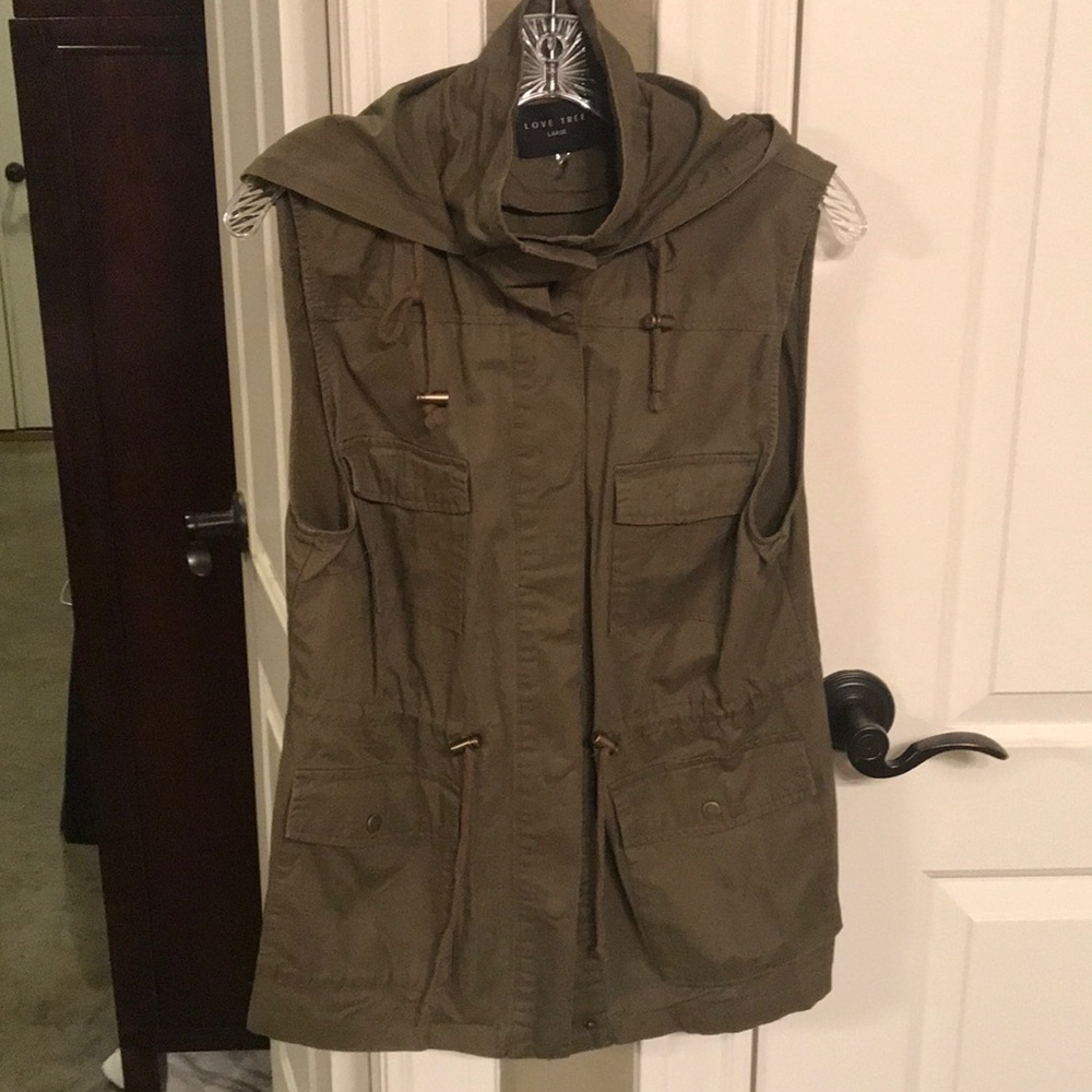 Love Tree Cargo Jacket/Vest Size L (boutique)